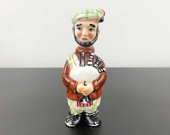 Vintage Scottish Bagpiper Decanter: Miniature Ceramic Novelty Barware