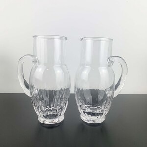 Set med 2 vintage Rogaska kristallkannor: Ripple Design glasvattenkannor