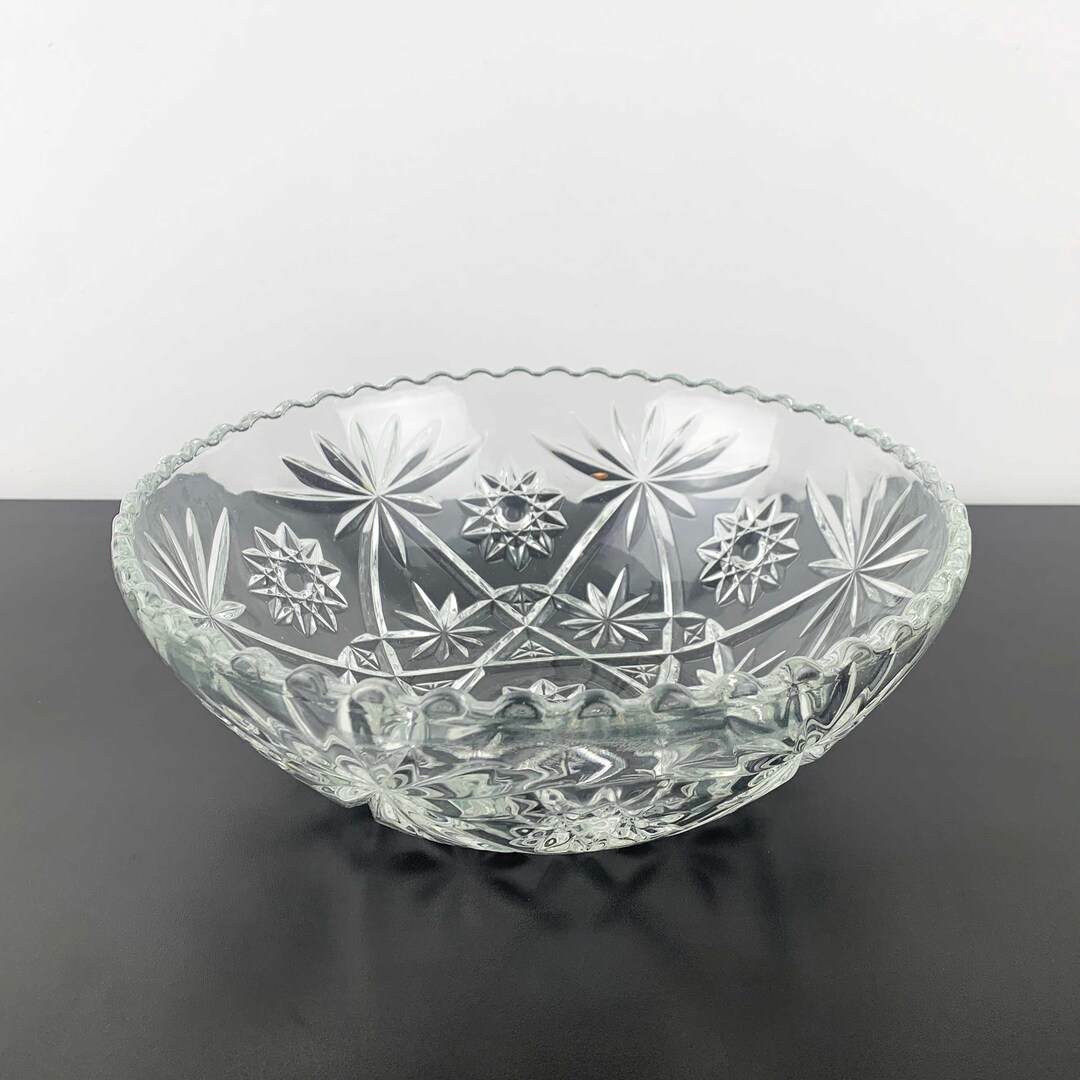 Early American Prescut Large Serving Bowl: Anchor Hocking Star of
