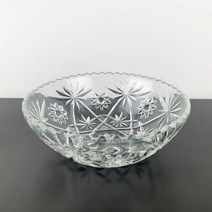 Early American Prescut large serving bowl | Star of David pattern large bowl | Anchor Hocking collectible glassware