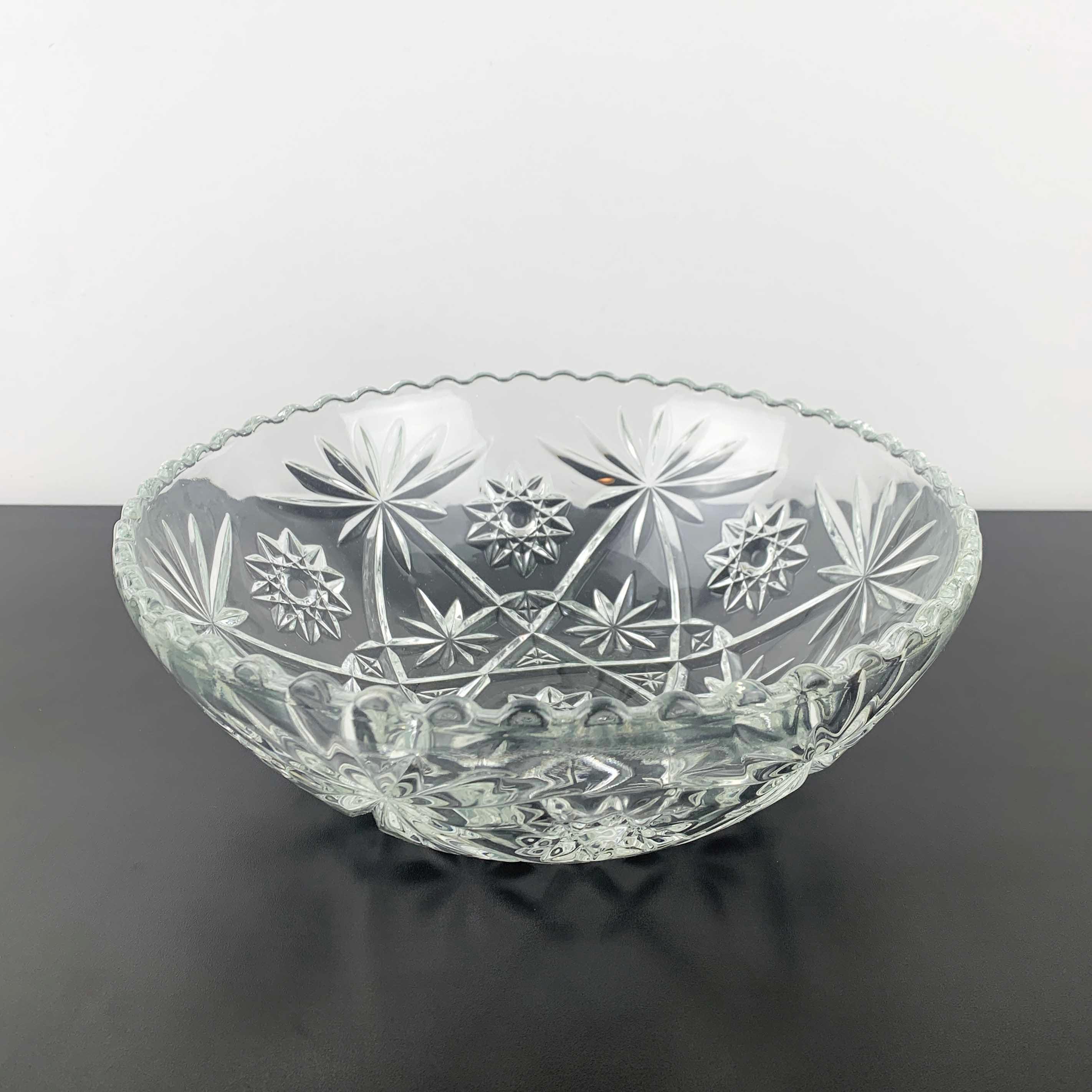 Early American Prescut Large Serving Bowl: Anchor Hocking Star of