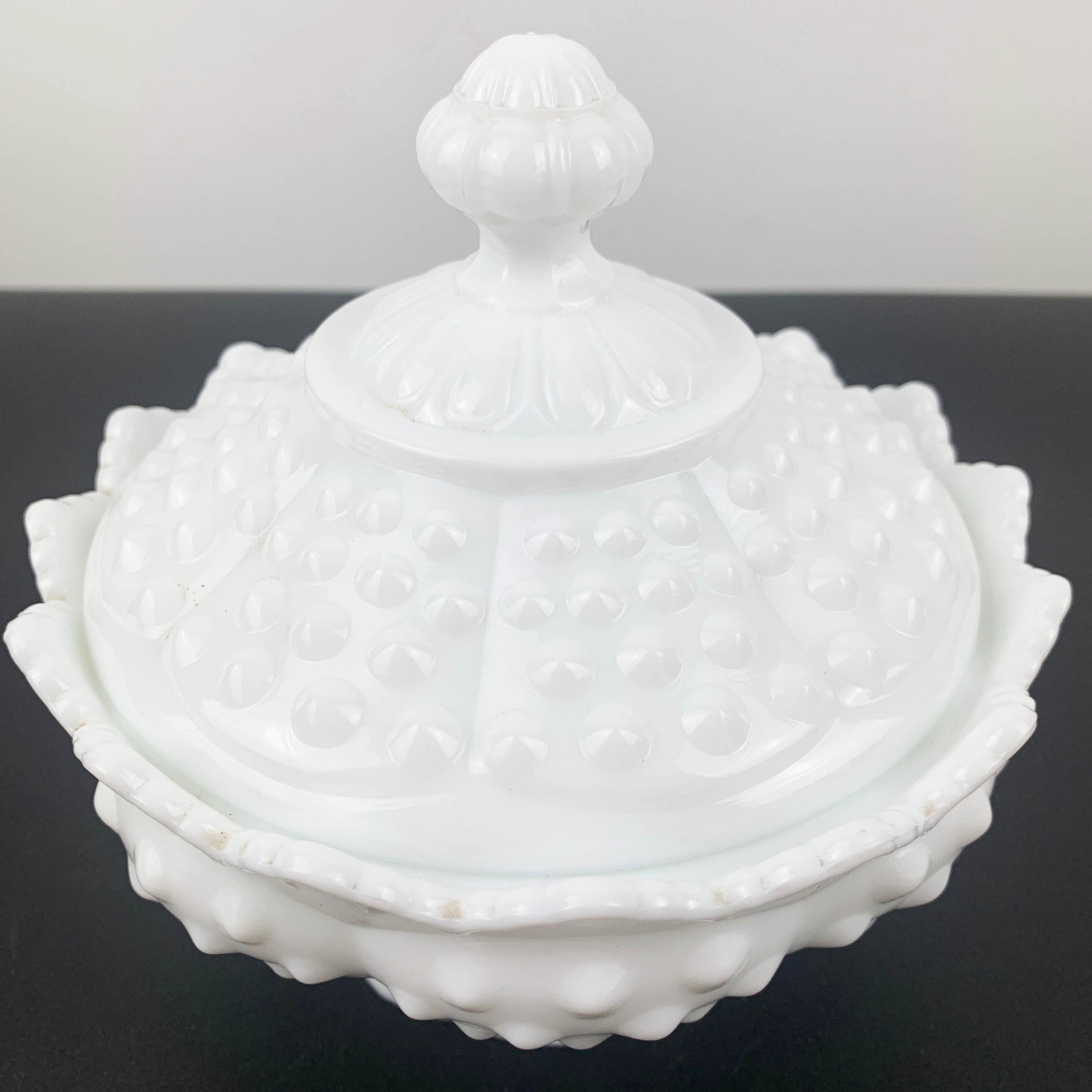 フェントン　ボブネイル　ミルクガラス　蓋付きキャンディディッシュ　美品 ヴィンテージ フェントン ミルクガラス ホブネイル 蓋付き キャンディ