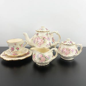 The Gift Collection tea for one collection Dorothy Prior Australia | Floral 6 piece tea set with mini tea cup | pretty tea serving set