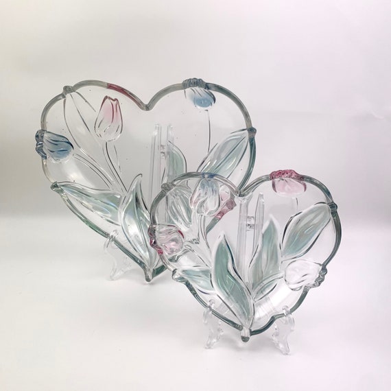 Heart shaped top serving dishes