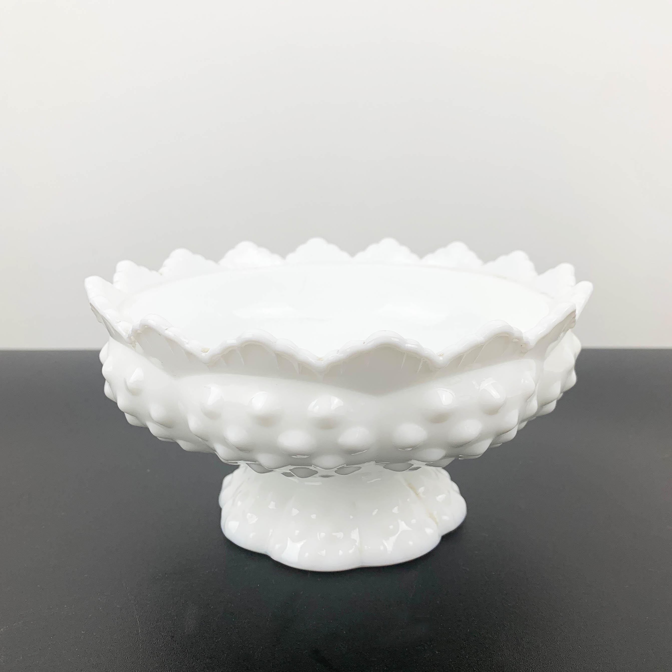 フェントン　ボブネイル　ミルクガラス　蓋付きキャンディディッシュ　美品 フェントン ボブネイル ミルクガラス 蓋付きキャンディディッシュ 美品