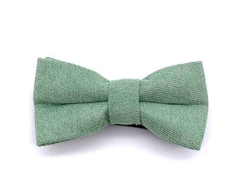 EMME Kids Floral Pre-Tied Bow Tie| Mytieshop | Wedding ideas | Groom | Groomsmen | Ring bearer | Floral print junior groomsmen| Baby bow tie