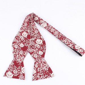 ELI Self Tie Bow Tie| Mytieshop | Wedding ideas | Groom | Groomsmen | Prom | Floral print | Flower ties