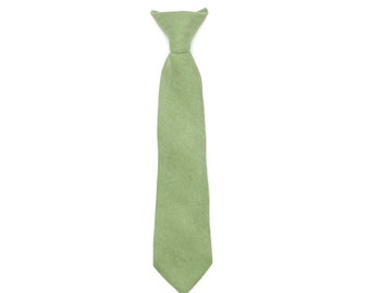 EMME Sage Green Boys Clip On Tie 2.36" pour les tout-petits et les enfants | Mytieshop | Idées de mariage | Marié | Garçons d'honneur | Porteur d'alliances | Imprimé floral