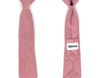 ROSÉ Boys Floral Clip On Tie 2.36" pour les enfants | Mytieshop | Idées de mariage | Marié | Garçons d'honneur | Porteur d'alliances | Imprimé floral