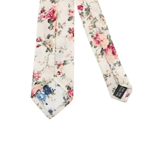 EMMETT Cream Floral Skinny Tie 2.36" Floral Tie Mytieshop - Mytieshop - {{ product.description }}