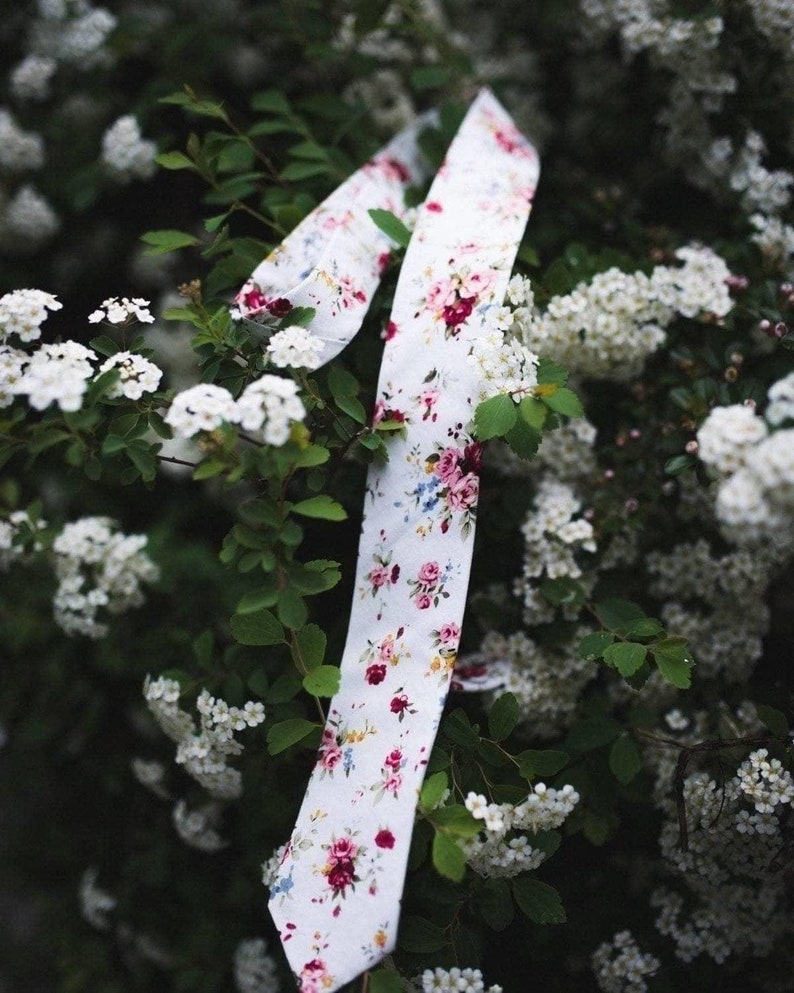 BENJAMIN Floral Skinny Tie 2.36" - Mytieshop - {{ product.description }}