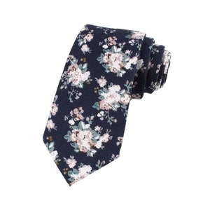 Navy Floral Skinny Tie 2.36" Mytieshop FINLEY | Wedding ideas | Floral print ties | wedding ties | neckties wedding | Groomsmen and groom