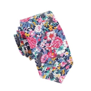 Pink Floral Skinny Tie 2.36&quot; Mytieshop ROBERT | Wedding ideas | Floral print ties | wedding ties | neckties wedding | Groomsmen and groom