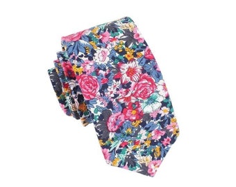 Pink Floral Skinny Tie 2.36" Mytieshop ROBERT | Wedding ideas | Floral print ties | wedding ties | neckties wedding | Groomsmen and groom