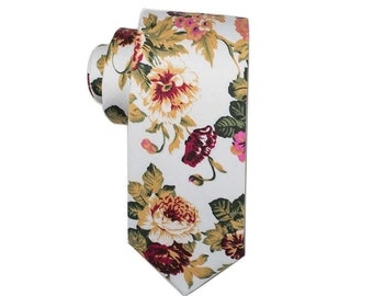 White Floral Skinny Tie 2.36" Mytieshop IADA | Wedding ideas | Floral print ties | wedding ties | neckties wedding | Groomsmen and groom