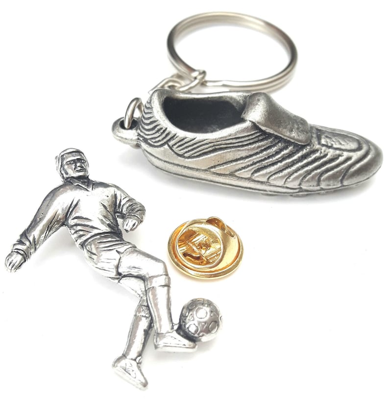 TSB-S4 Football World Cup Sports Gift Set Handcrafted From English Pewter Key Ring KR824 Pin Badge