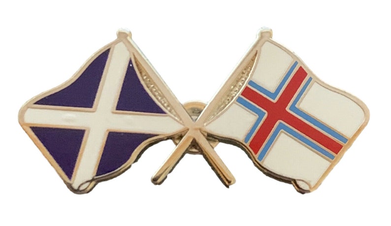Scotland /& The Faroes Flags Friendship Courtesy enamel Lapel Pin Badge T1116