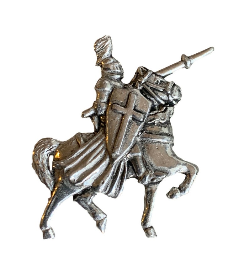 Knight in Shining Armour /& Horse Handmade Pewter Lapel Pin Badge