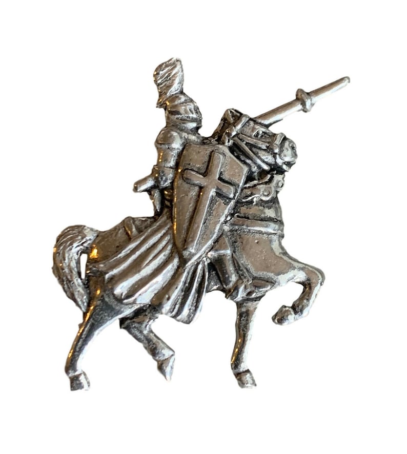 Knight in Shining Armour /& Horse Handmade Pewter Lapel Pin Badge