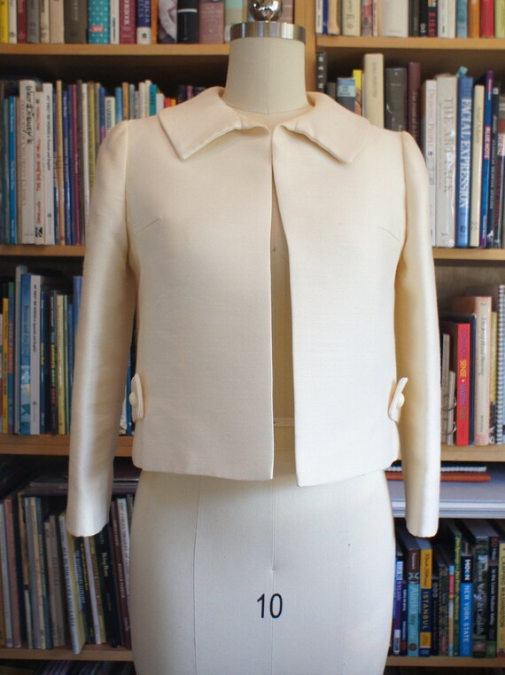 Cream Peter Pan Collar VINTAGE Jacket - image 1