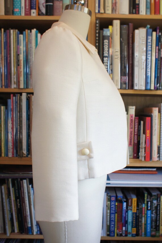 Cream Peter Pan Collar VINTAGE Jacket - image 3