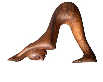 バリ島 東南アジア 木彫りの神 手彫りの木彫りのガルーダ像 彫刻