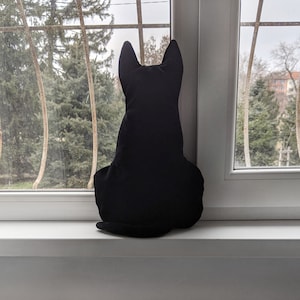Cat silhouette pillow/ Cat lovers gift/ Decorative throw pillow cat/ Velvet pillow/ Black cat pillow .