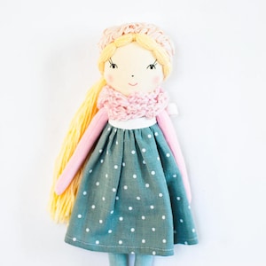 Handmade cloth rag doll, pink teal fabric blonde doll, personalized doll, heirloom gift for girl, nursery decor, doll Mia imagem 1