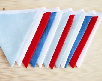 Wimpelkette aus Leinenstoff: Rot, Blau, Weiß