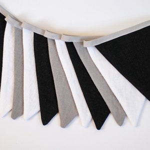 Banderole en lin monochrome : guirlande de fanions noire, blanche et grise