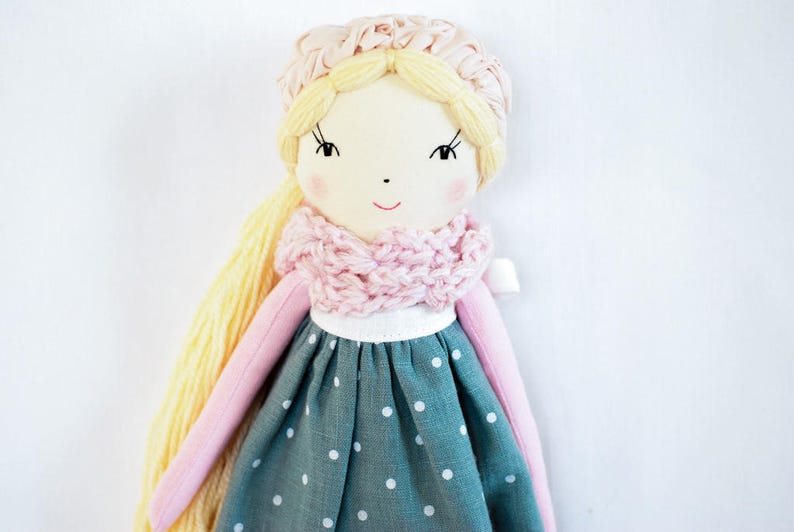 Handmade cloth rag doll, pink teal fabric blonde doll, personalized doll, heirloom gift for girl, nursery decor, doll Mia imagem 2
