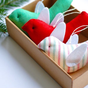 Stuffed hanging fabric birds set, red green white ornaments image 2