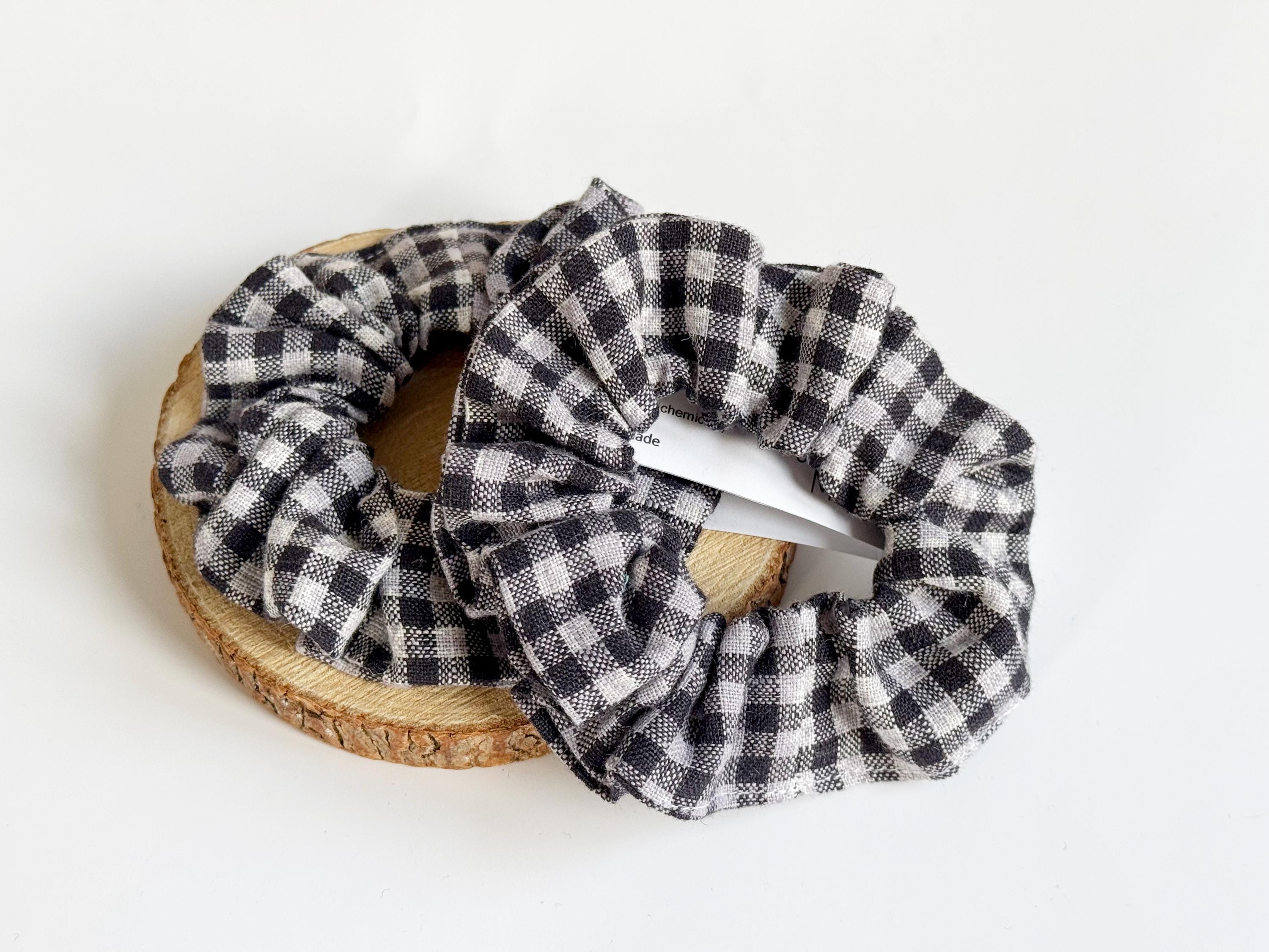 ハンドメイドチェックリネンヘアシュシュ：環境に優しいヘアタイ