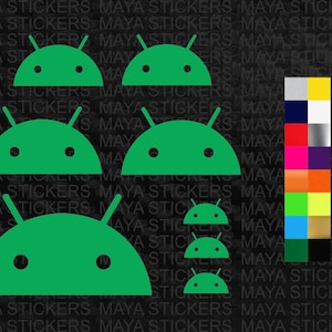 以下が含まれることがあります： 緑色のアンドロイドロボットのステッカーが4つ、大きいものが1つ、中くらいのものが1つ、小さいものが2つ。ステッカーは黒い背景に「MAYA STICKERS」という文字が繰り返し書かれている。