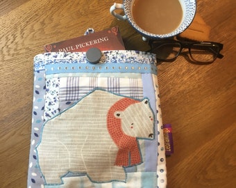 Polar bear gift , book bag, book accesory, gift for readers, E-reader sleeve, E-reader bag, polar bear, children’s books, book lover’s gift