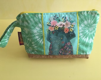 elephant gift, elephant wash bag, elephant party gift, elephant lover gift, elephant bag, waterproof wash bag, zipped pouch, elephant bag