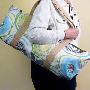 Floral Yoga Mat Bag: Handmade Cotton-Mix Tote with Zipped Pocket
