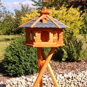 Large birdhouse with stand Birdhouse Type 5