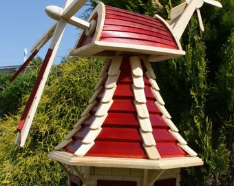 Houten windmolen met zonneverlichting type 2