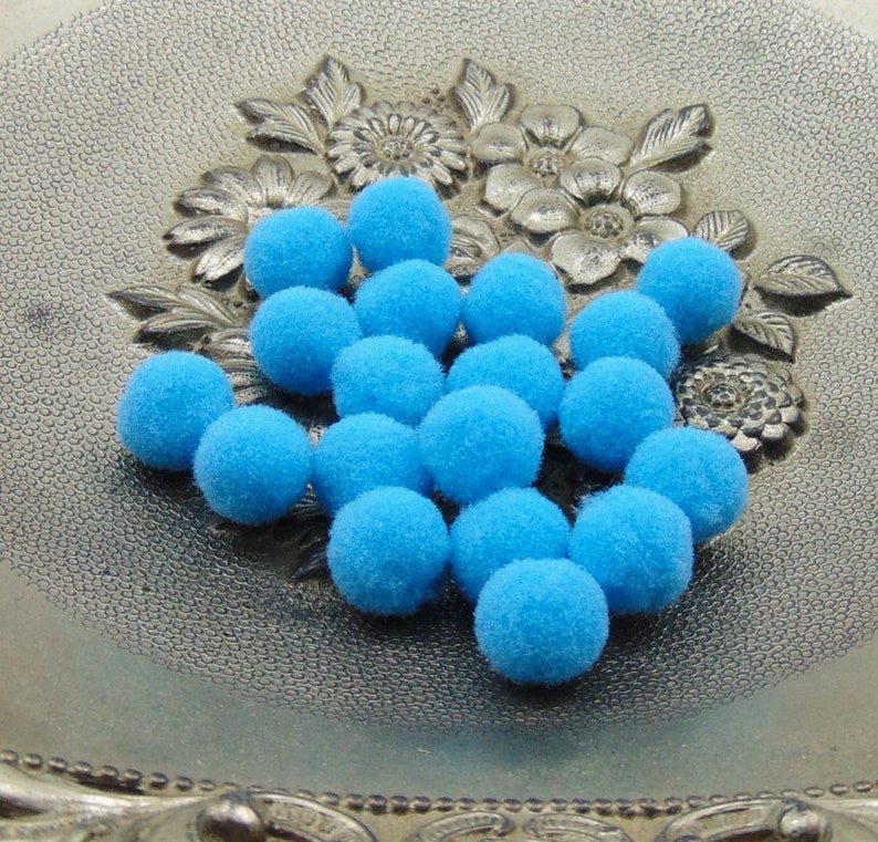Blue Pom Poms, Polyester Pom Pom, Ball Pom Poms, 9-10mm Pom Poms Blue Pom Poms, Polyester Pom Pom, Ball Pom Poms, 9-10mm Pom Poms