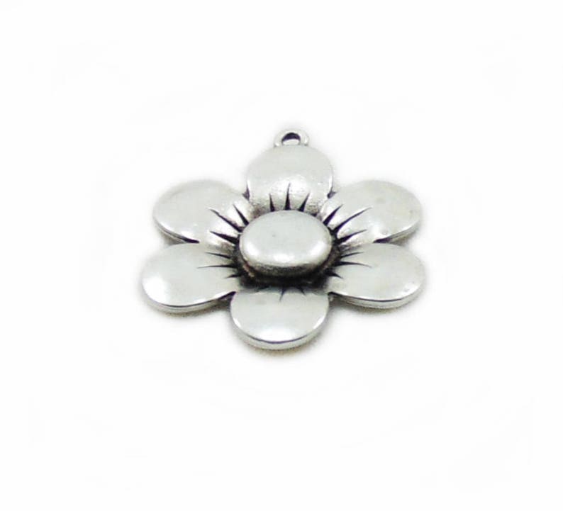 Antiqued Pendant DIY Pendant Jewelry Making 35x28 mm Flower Pentant Metal Flower Pendant