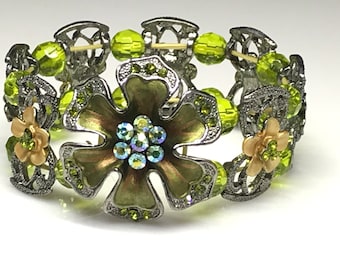 Stretch green floral bracelet enamel crystal