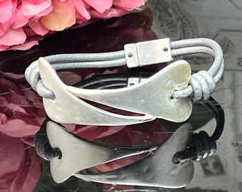 heart silver leather magnetic bracelet unusual gift