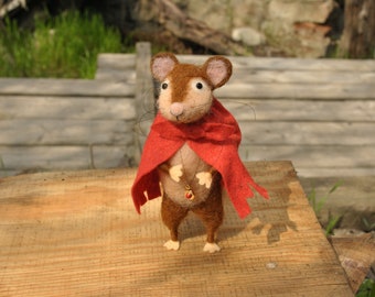 Cute brown mouse The Secret of Nimh inspired toy Mrs. Brisby needle felted animal mouse stuffed plush miniature felt mouse little mouse doll