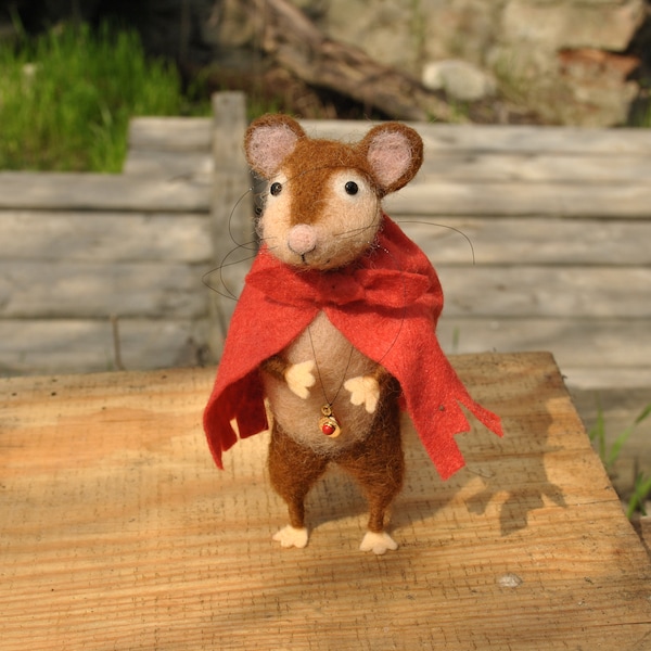 Cute brown mouse The Secret of Nimh inspired toy Mrs. Brisby needle felted animal mouse stuffed plush miniature felt mouse little mouse doll