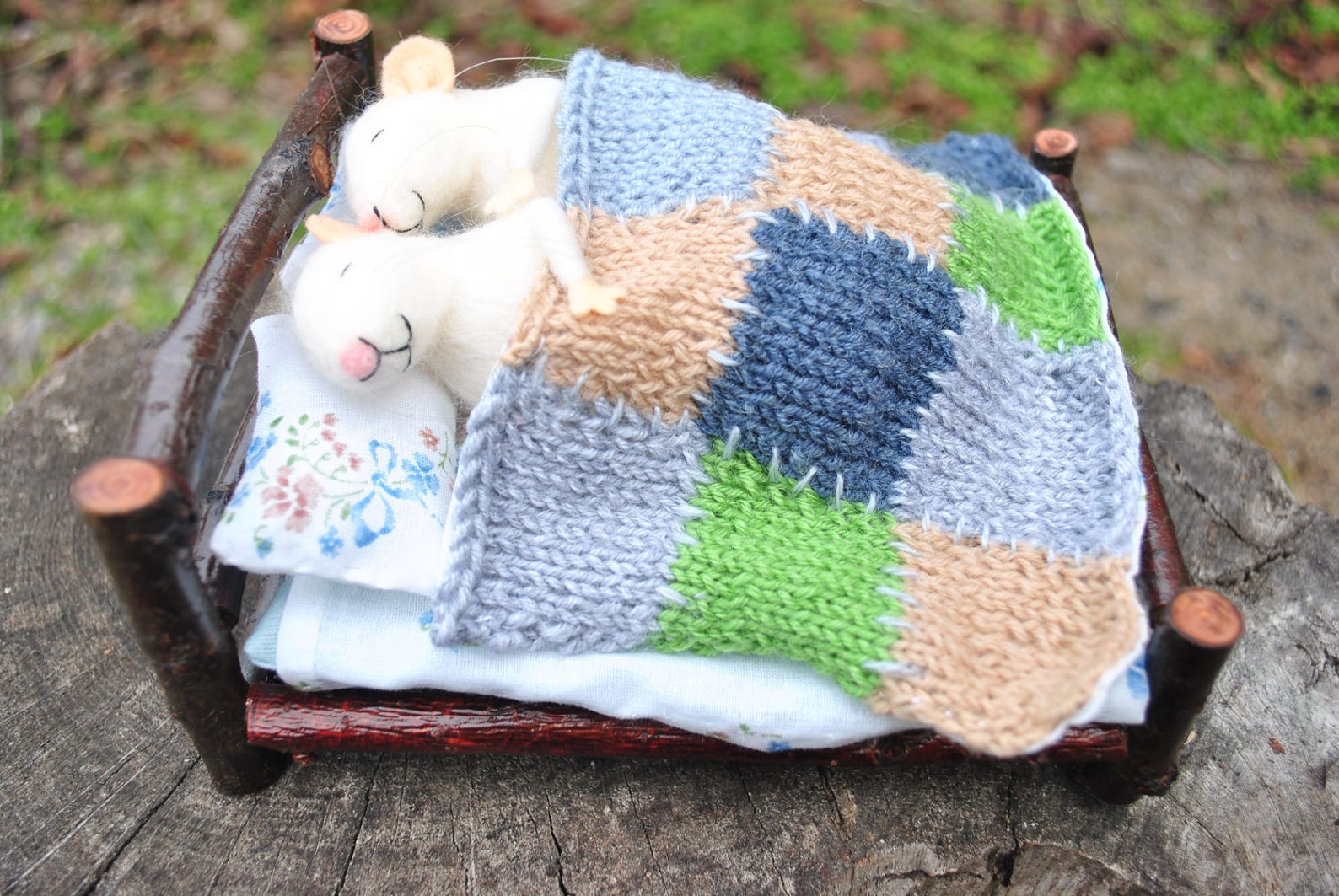 Mouse in Bed Mouse Sleeping Needle Felt Miniature Felt Animals Etsy