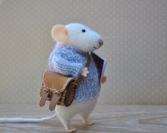 Wool rat funny gift Needle felted rat Miniature animal Felt mouse White mouse felt mouse Felted mice Waldorf animal toy Cute mouse with bag