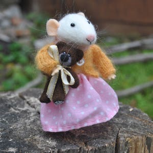 Little mouse needle felted mouse Needle felt mouse Felted animal Miniature mouse doll White mouse felted animals wool mouse felt mice toys