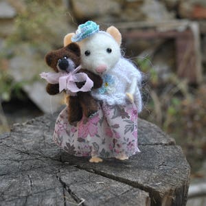 Little mouse needle felted mouse Needle felt mouse Felted animal Miniature mouse doll White mouse felted animals wool mouse felt mice toys