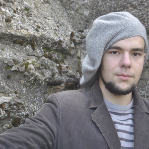 ¡Listo para enviar! Boina de lana gris inspirada en Outlander. Boina de fieltro tejida a mano. Gorro escocés tejido a mano.